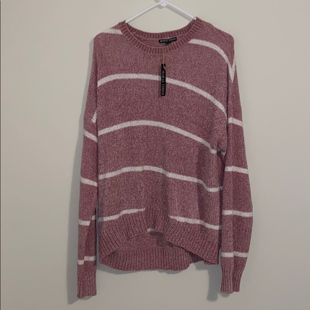3x sweater, thin fabric, worn once.